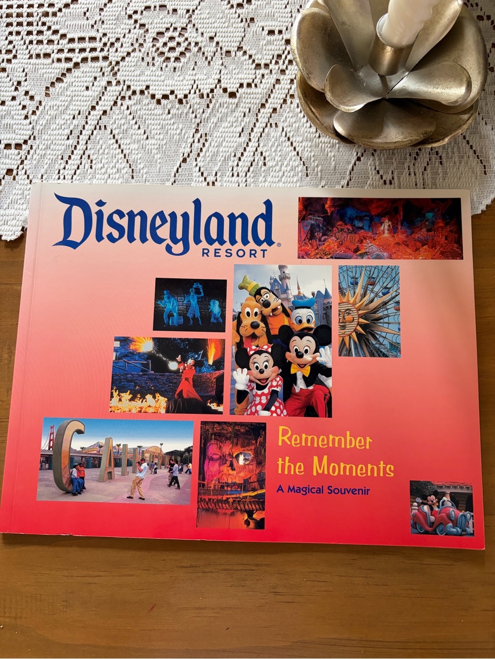 Summer sale! Disney  Resort "Remember the Moments" Souvenir Book Summer Reading